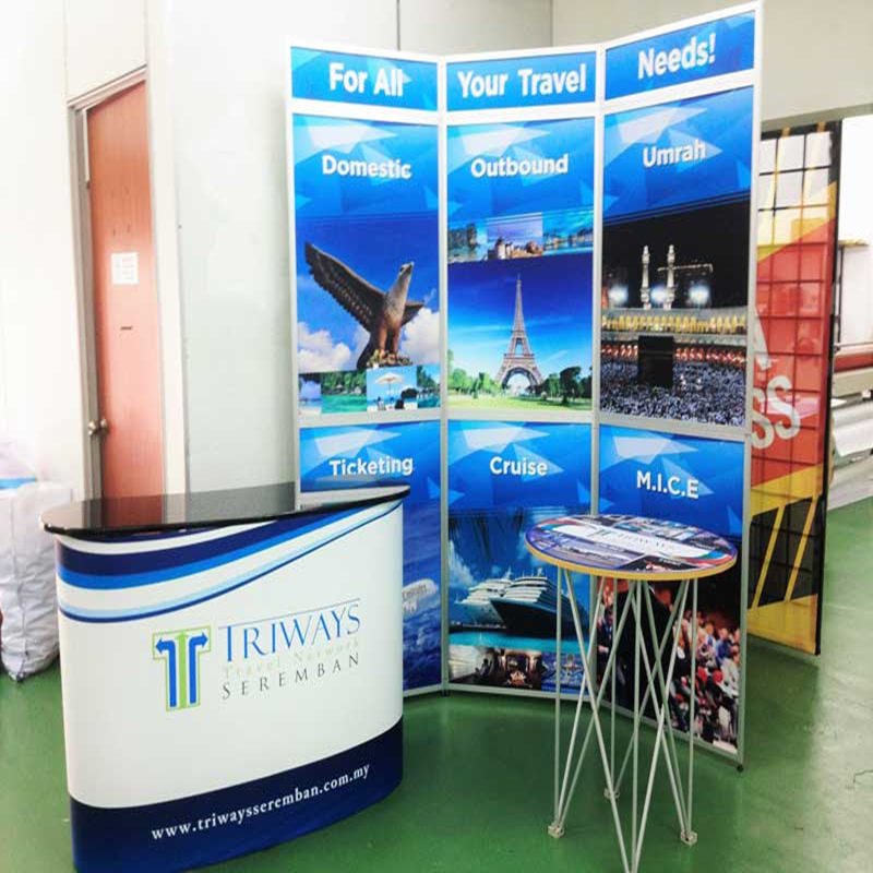 Folding Panel Display E17-1