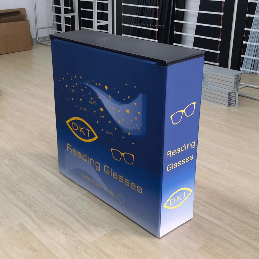10x10 Display Showcase Package E01B18